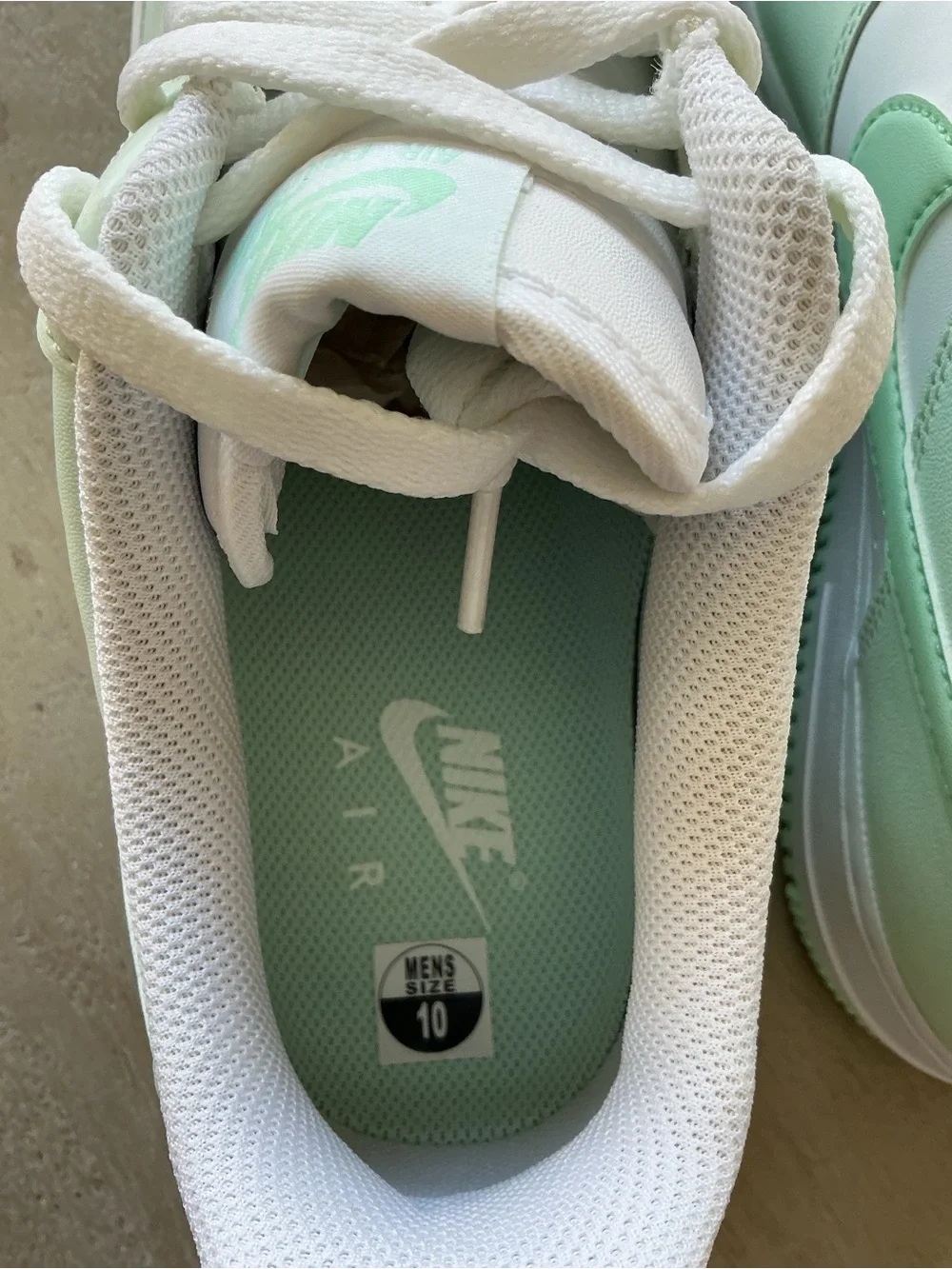 Nike Air Force 1 ‘07 White Barely Green Mint Low‎ Top Sneakers Men’s 10 Like New